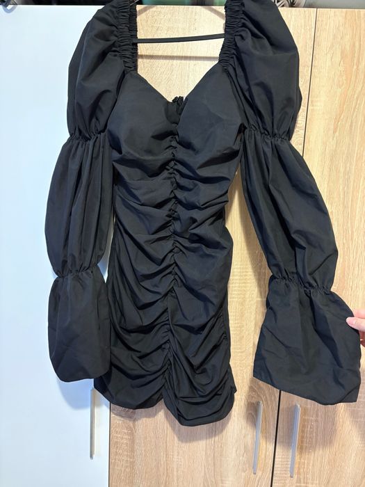 Официална черна рокля