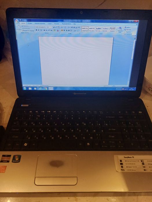 Ноутбук янги Рассиядан олиб келинган хамма нарсами бор айби йук