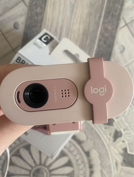 веб камера Logitech brio 100