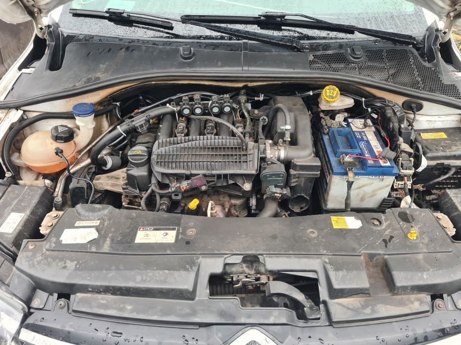 Firmă taxi cu mașina Citroen C-elysee