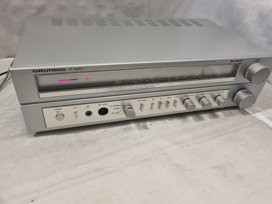 Grundig R 400 Amplificator Statie Audio Radio FM Silver