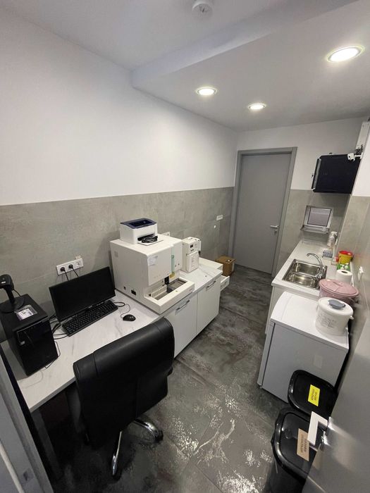 Уринен анализатор DIRUI FUS-1000 - Използван, като нов