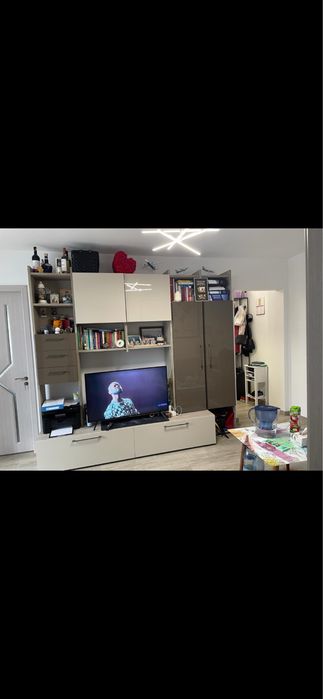 Închiriez apartament M6