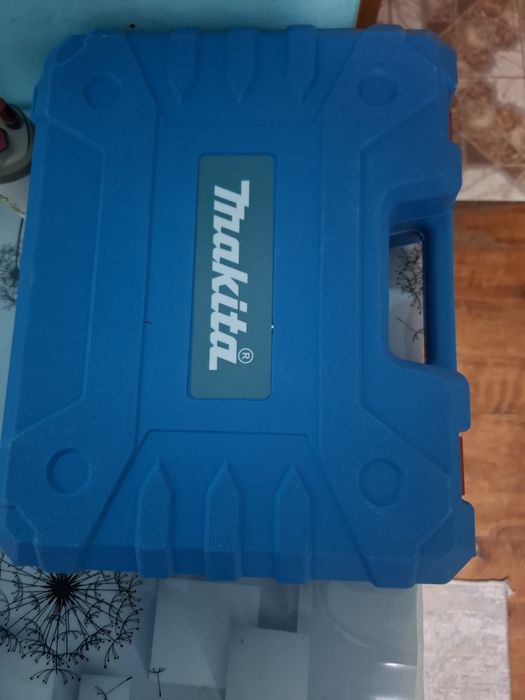 Гайковёрт Макита