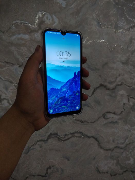 Samsung A30 Sotiladi holati ideal tinniq