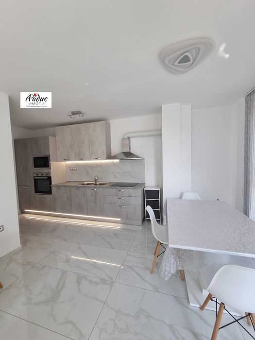 Дава се под наем Тристаен апартамент в Стара Загора, Център - 88 кв.м за 510 € - Снимка #17