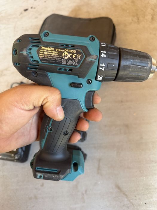 Makita DF333D 12V винтоверт