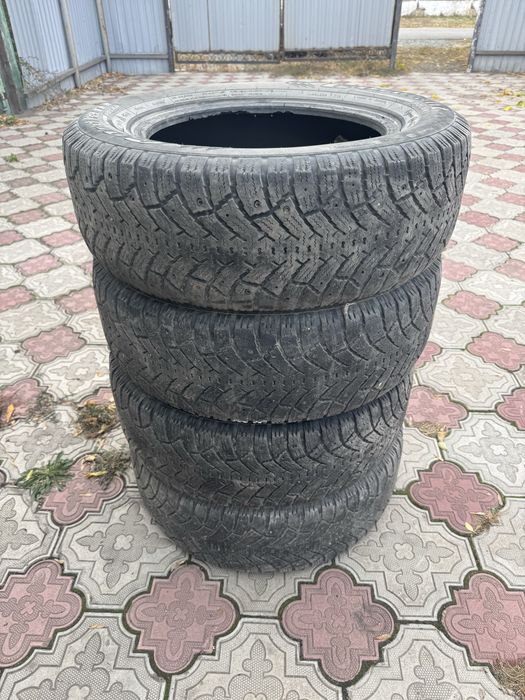 Продам резину 205/65/15