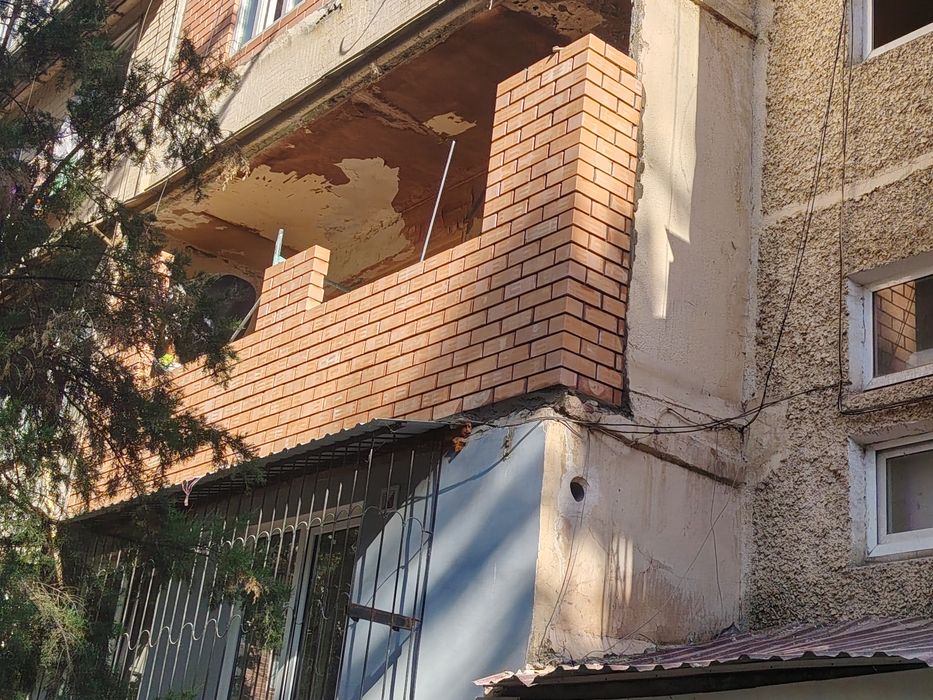 Balkonga g'isht teramiz. Kladka balkon. Керпичная кладка балконов