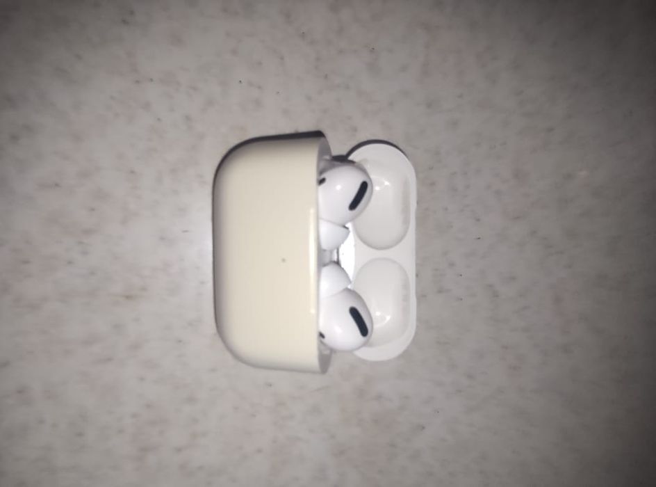 Наушники Apple AirPods Pro белый