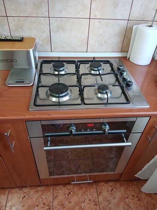 Mobila bucatarie si electrocasnice