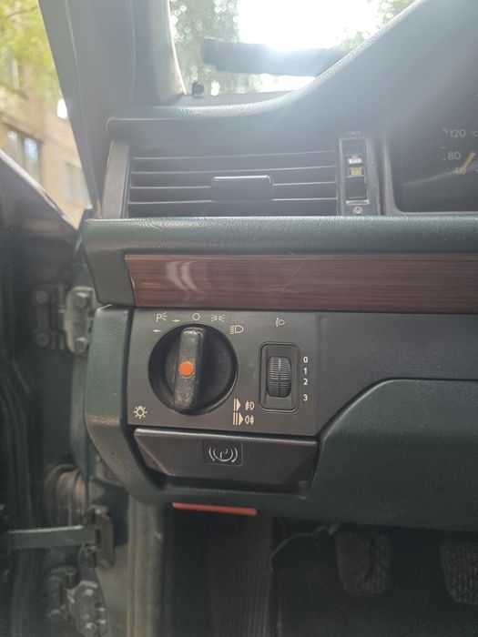 Mercedes Benz e200 w124