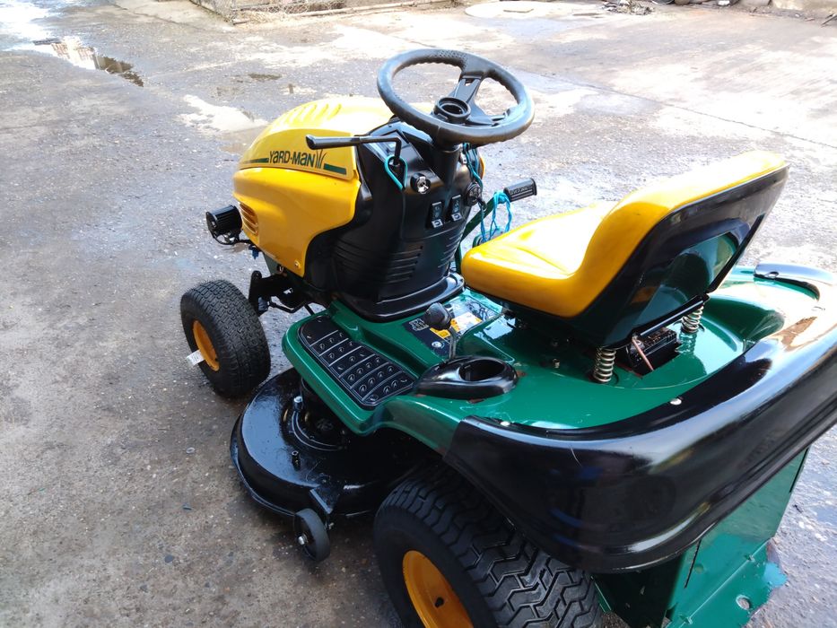 Vand tractor de tuns iarba yard Man 17cp