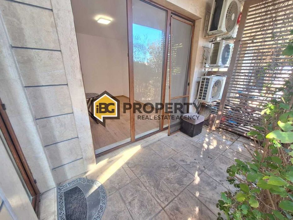 Двустаен апартамент с веранда в град Бяла