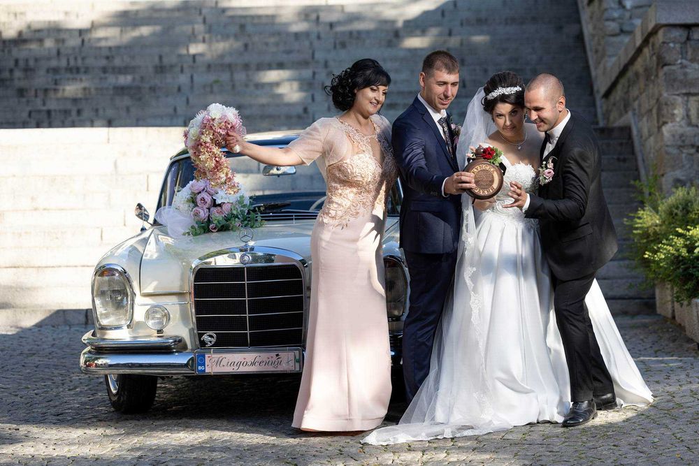 Ретро кола Мерцедес  под наем за сватби балове  парти клипове