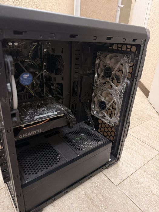 Продавам гейминг компютър – GTX 1660 / 16GB RAM / SSD + HDD