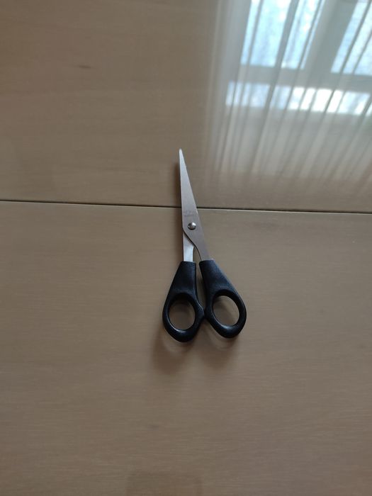 Продаются ножницы