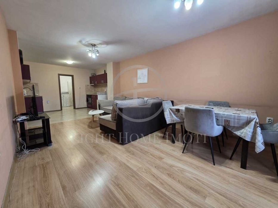 Продава се Тристаен апартамент в Пловдив, Кършияка - 110 кв.м за 2337 €/кв.м - Снимка #2