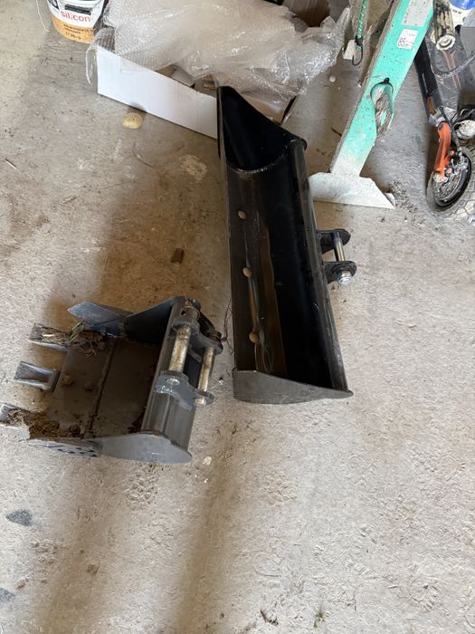 Mini escavator  greutate 1 tona scimb