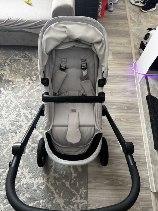 Carucior Cybex Eos Gold Basic + Scoica Aton B2 + adaptori + baza Isofix