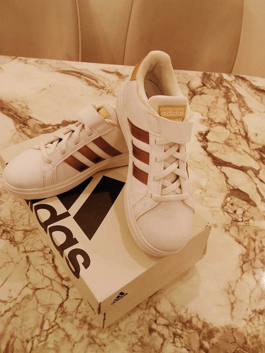 Adidas децкки маратонки