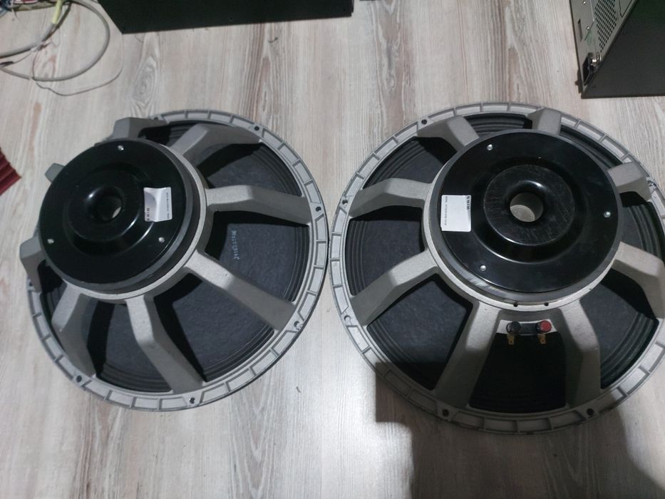 Electro Voice 18 дюйм