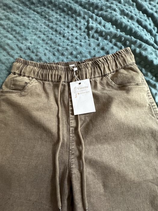 Продам женские джинсы новые