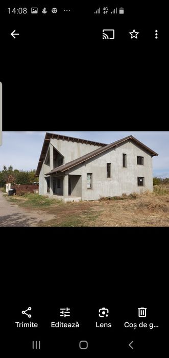 Casa de vanzare la gri