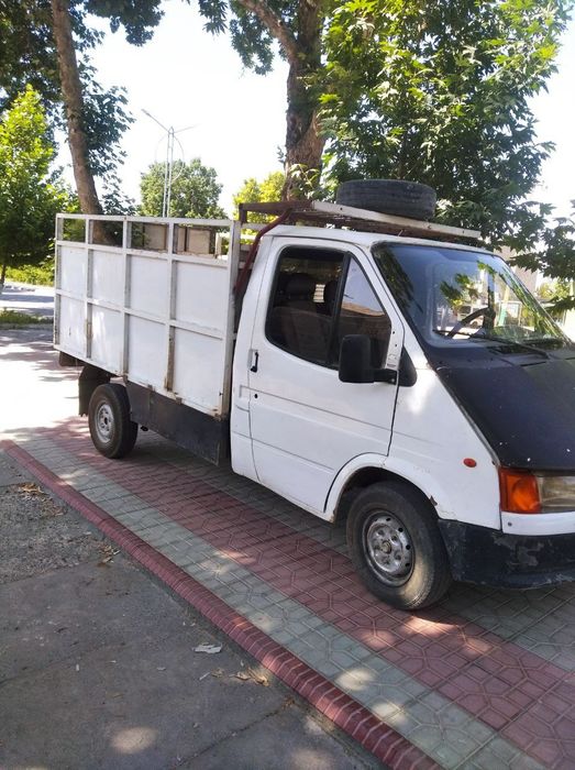 Ford transit 1990 yil.