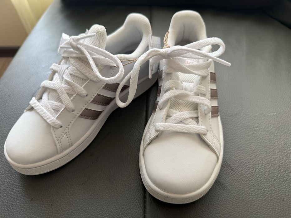 Adidas    маратонки     32 размер