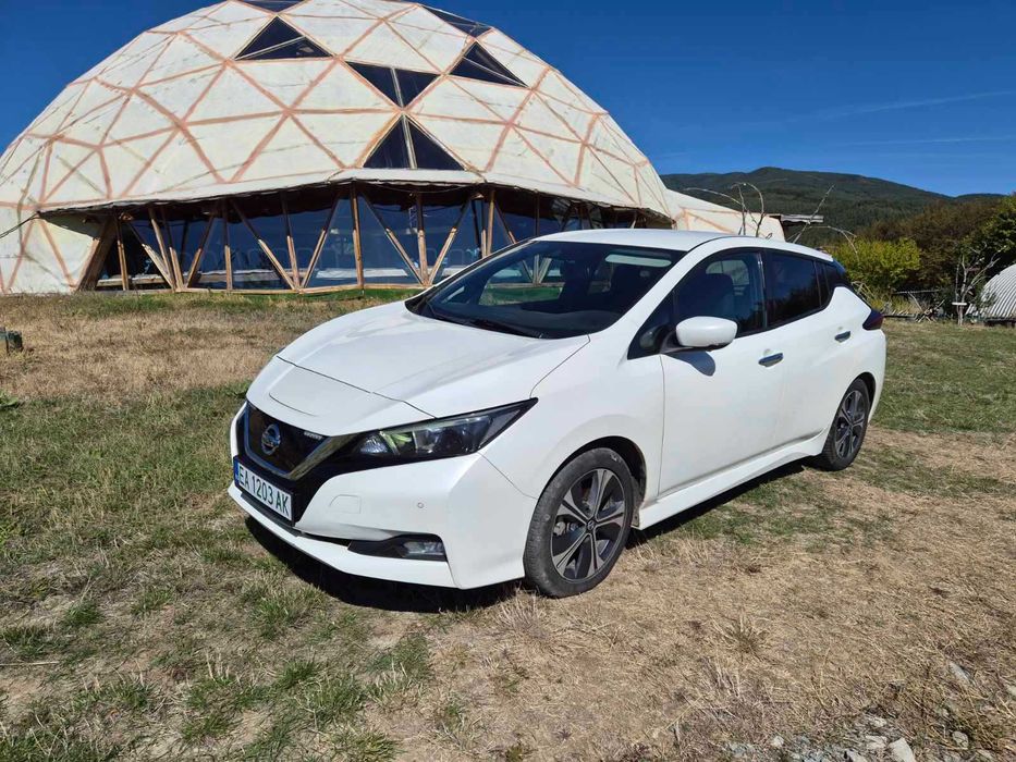 Nissan Leaf с Термопомпа, 360* камери, защити,100% бат.като новa