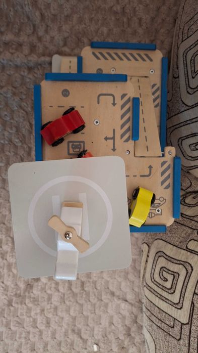 Garaj din lemn Montessori 3 niveluri + masinute