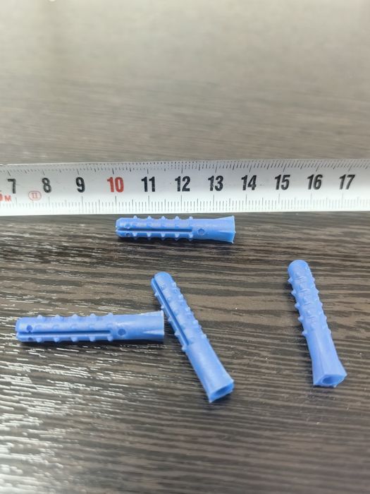 Дюбель пластиковый