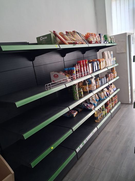 Rafturi metalice pentru magazin – set complet, stare foarte bună