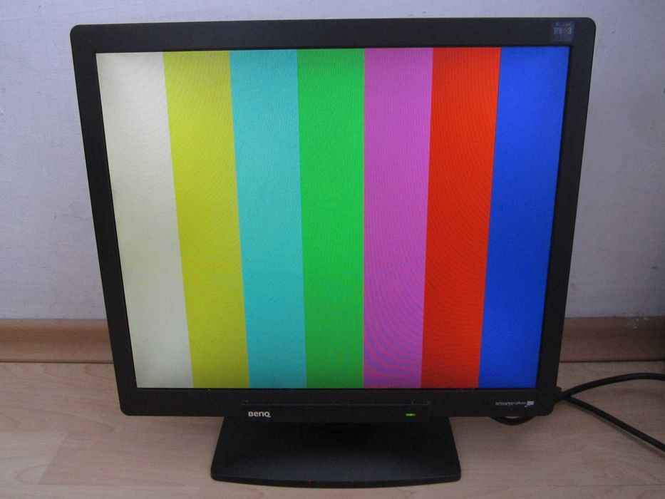 LCD монитор BENQ FP75G, 17-инчов