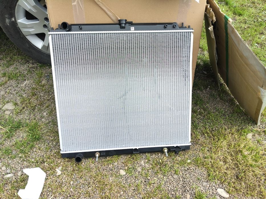 Vând Radiat Apa CUTIE AUTOMATA NOU  Nissan Pathaider sau Navara motor 2.5   2005-2013