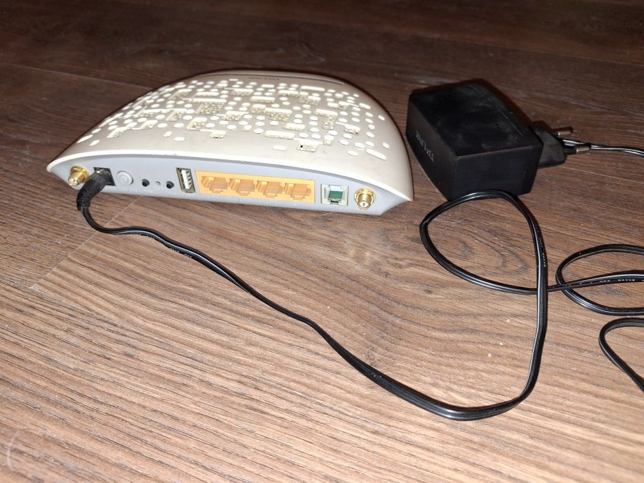 TP-Link TD-W8968 Wi-Fi роутер (300 Мбит/с)