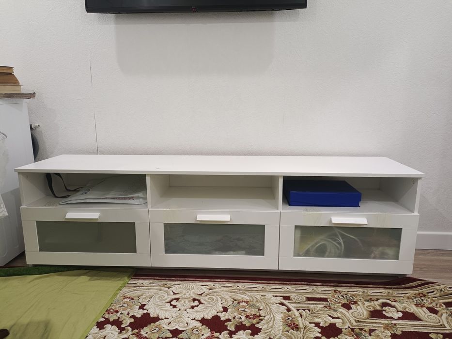 Продам т у м б у