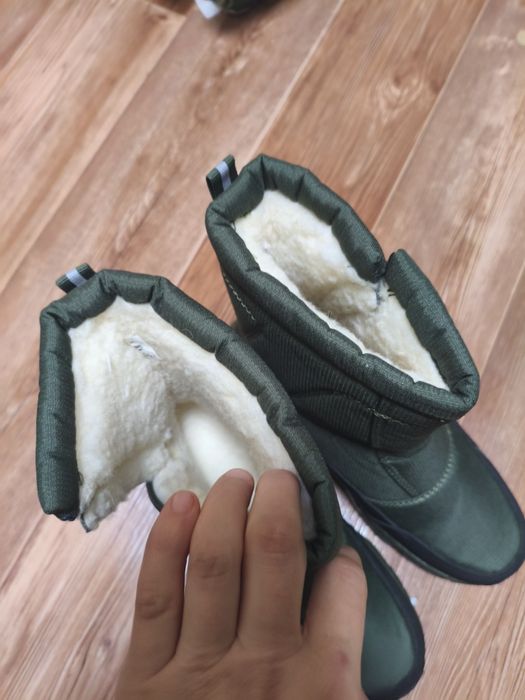 Продам зимние ботинки 8500  Р. 35