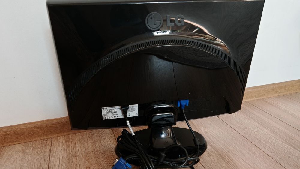Монитор Lg 22 дюйма