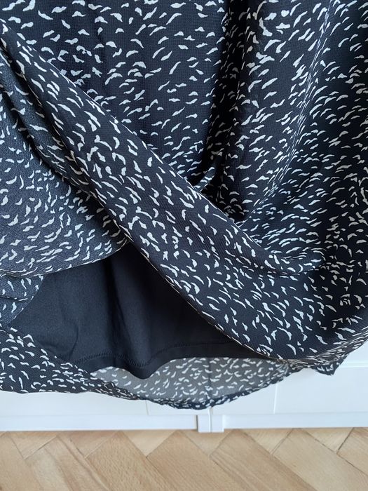 Ефирна лека рокля на H&M