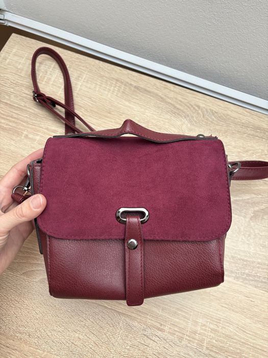 Тъмночервена дамска чанта