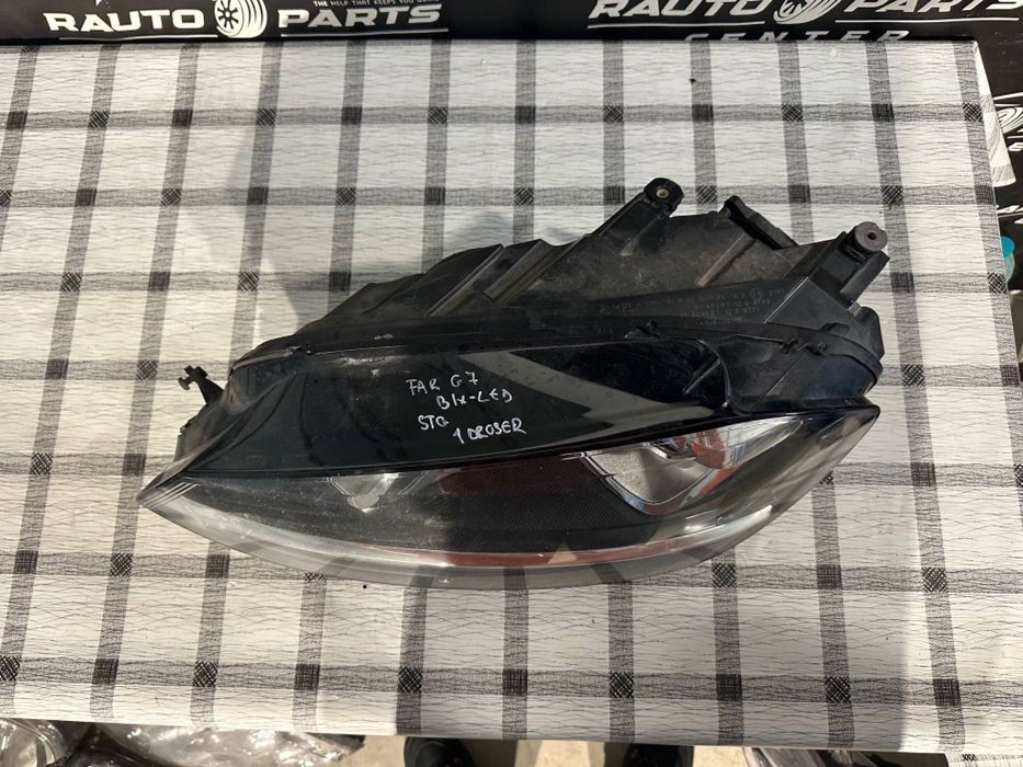 Far stanga Volkswagen Golf 7 BIXENON LED 5G1.941.031
