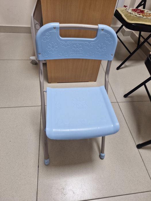 Срочно продам стул детский