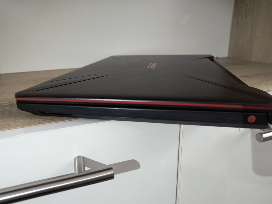 Геймърски лаптоп ASUS TUF Gaming FX505GE