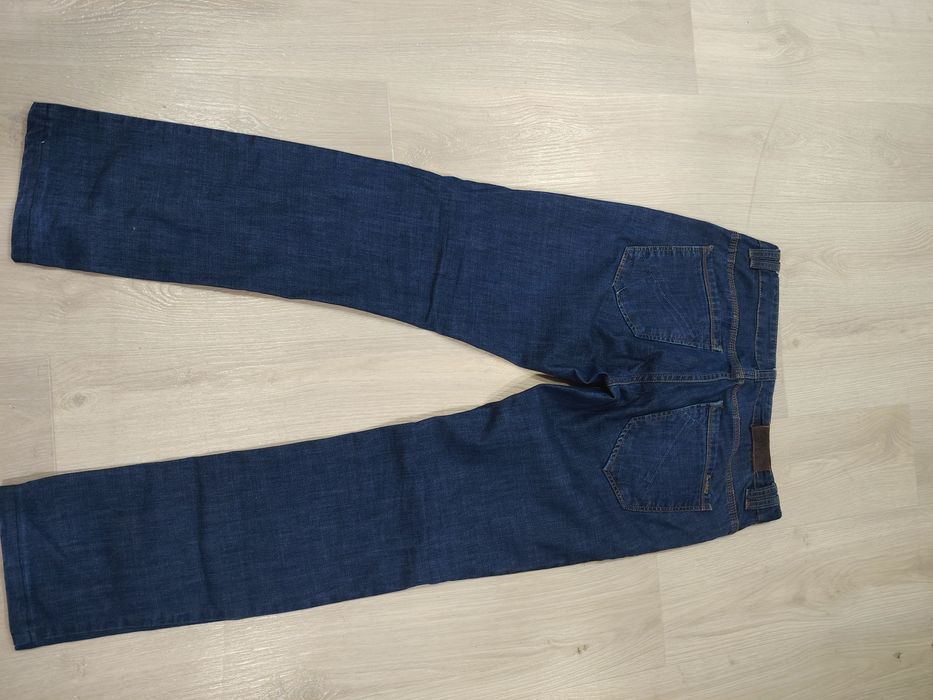 Продам джинсы в нормальном состояние.