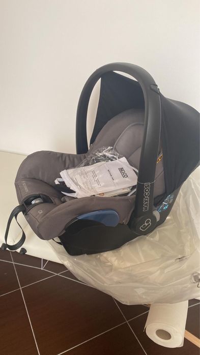 Vând carucior 3in1