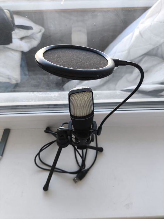 Микрофон с подстветкой продам