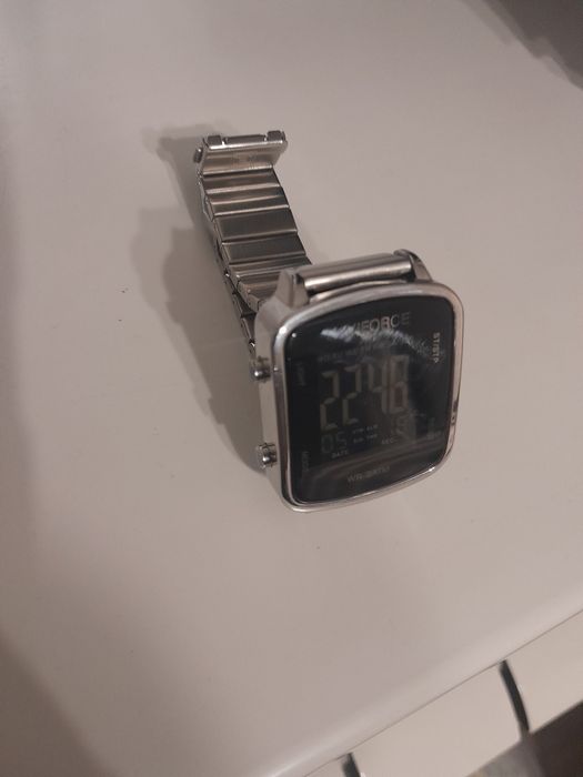 Часы электронные Naviforce