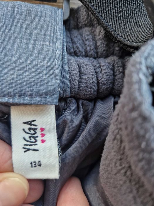 Geaca schi, pantaloni si manusi marimea 134